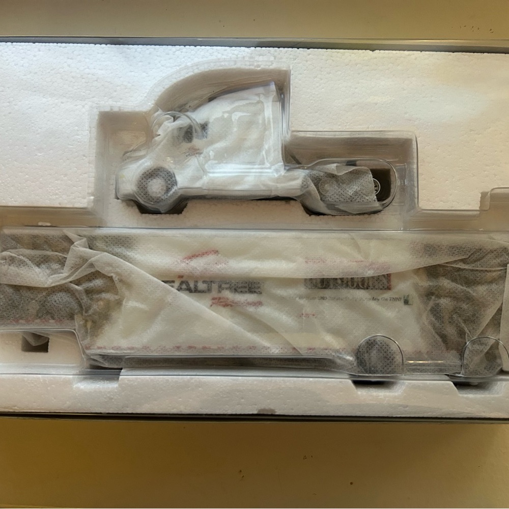 Nascar Realtree Racing Car Model - Picture 2 of 3
